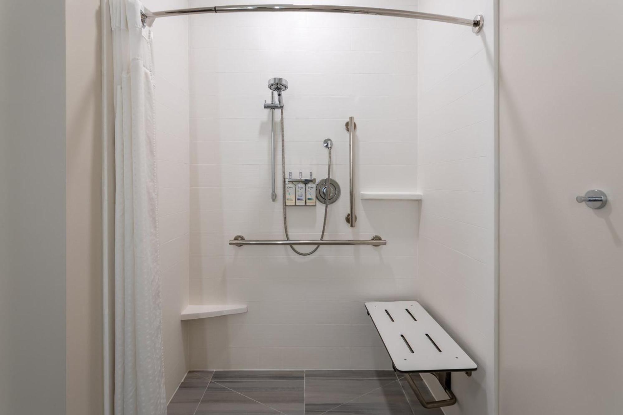 Express & Millville By Ihg Hotel Vineland